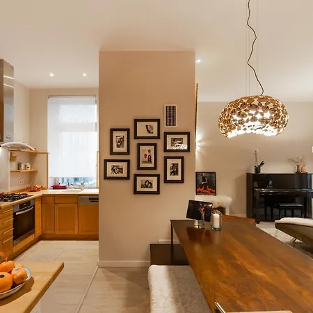 Luxury Townhouse With Garden - A Central Oasis Berlin Exterior photo